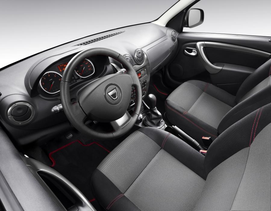  Dacia Duster Delsey 2012 года  (фото 2 из 9)